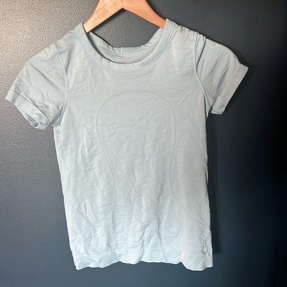 Lululemon Pale Blue Swiftly Tech - Picture 1 of 4